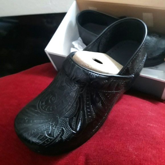 Dansko leather Croc's - Picture 1 of 3